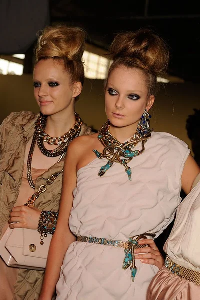 Look 54